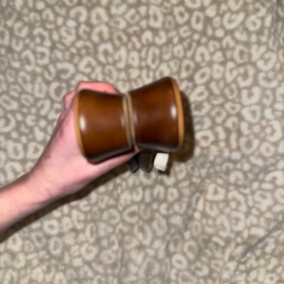 Italian Shoemakers Flip Flop Sandals - Picture 7 of 7